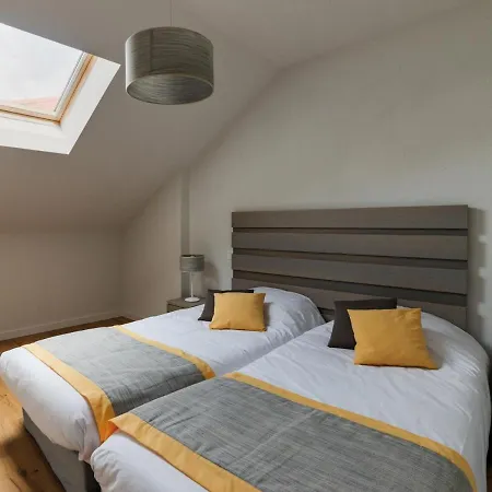 Spacious Duplex Close To The Ocean דירה